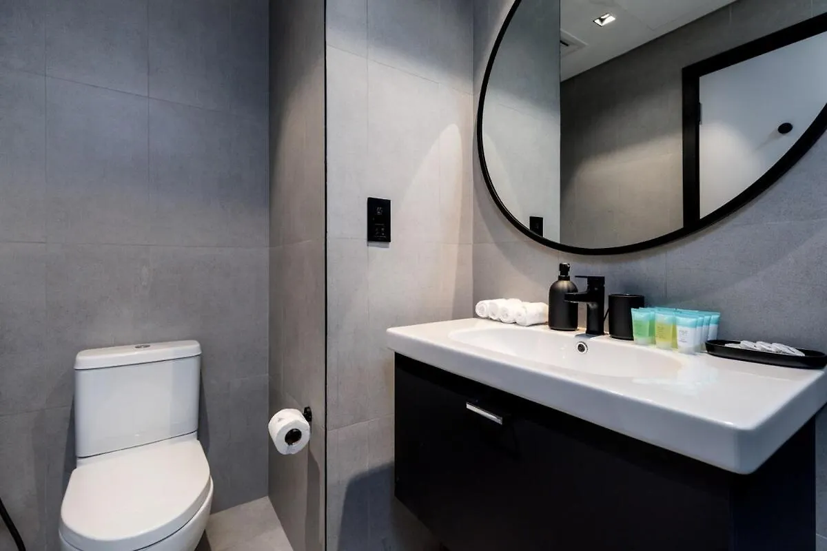 Waves - Premium 1Br Apartment Overlooking Burj Khalifa Dubai 0*,  United Arab Emirates
